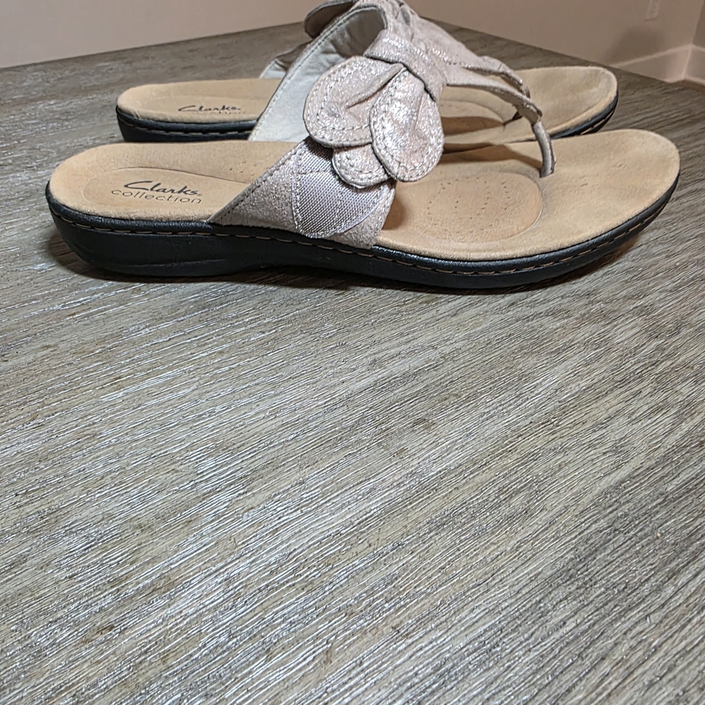 Clarks Women's Silver Sandals - Picture 4 of 5